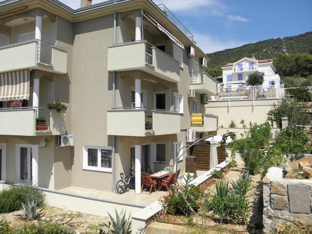 Apartments Mara קרס חדר תמונה
